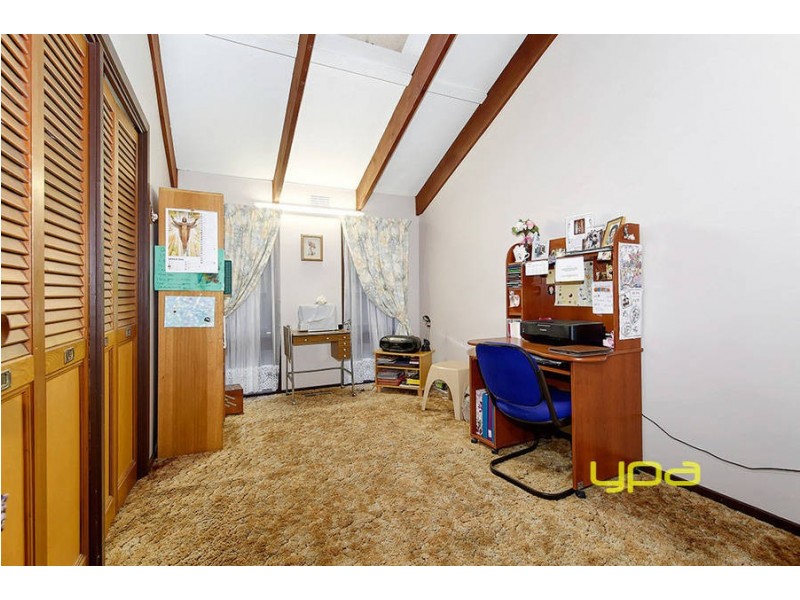 13 Koroit Place, Taylors Lakes VIC 3038