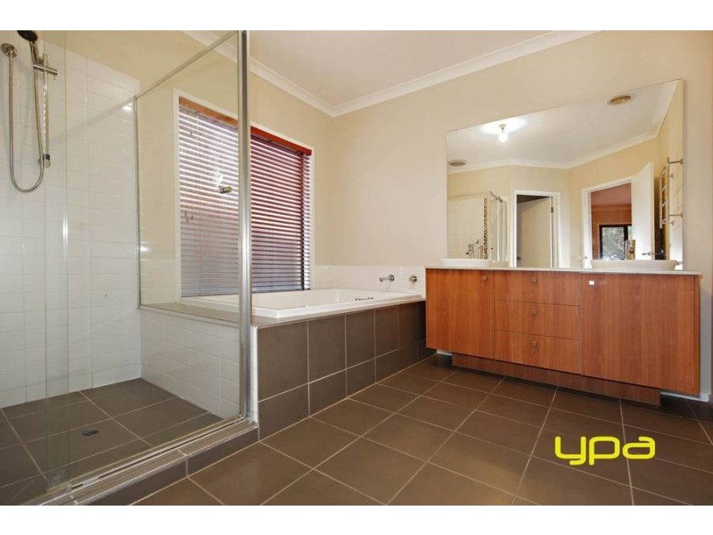 47 Queens Parade, Hillside VIC 3037