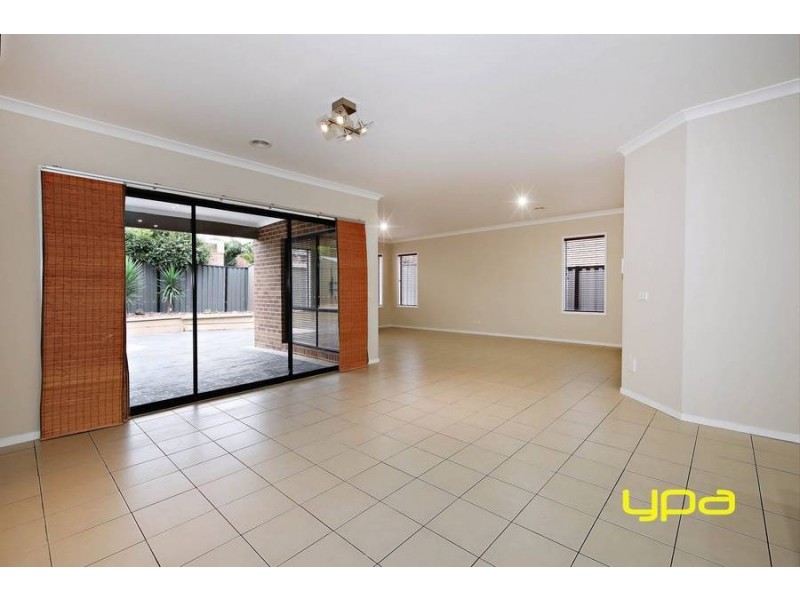 47 Queens Parade, Hillside VIC 3037