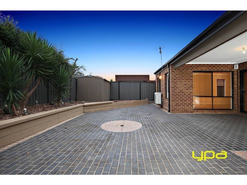 47 Queens Parade, Hillside VIC 3037