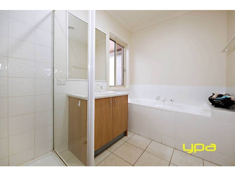 1/20 Panorama Drive, Hillside VIC 3037