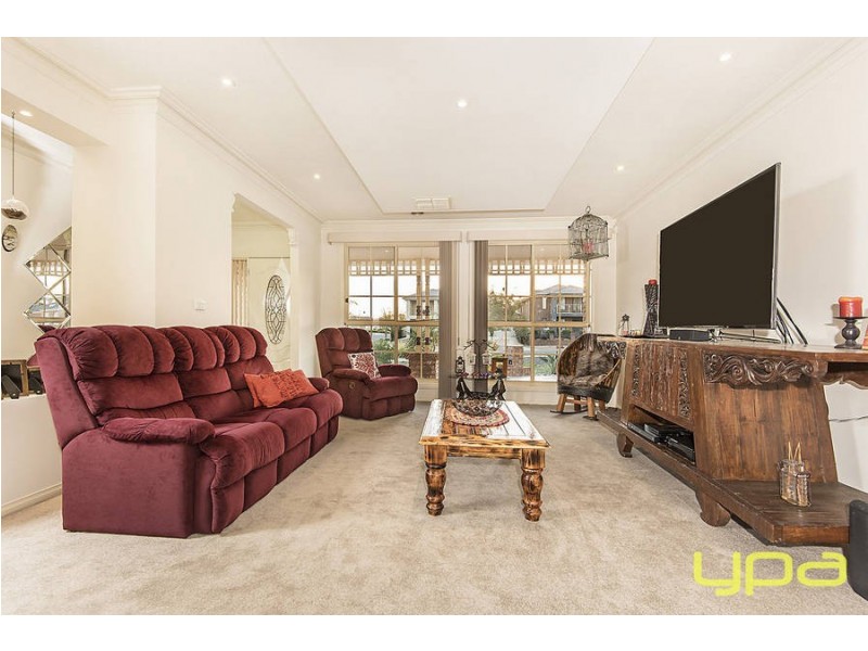 68 Watervale Blvd, Taylors Hill VIC 3037