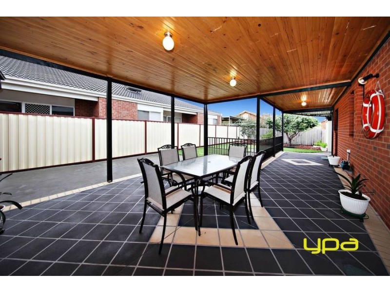 24 Jamieson Terrace, Taylors Hill VIC 3037