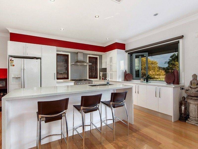 14 Bowman Court, Taylors Hill VIC 3037