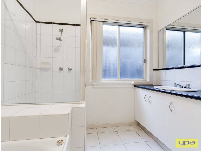 8A Shields Court, Sydenham VIC 3037