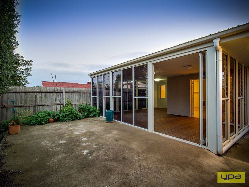 8A Shields Court, Sydenham VIC 3037