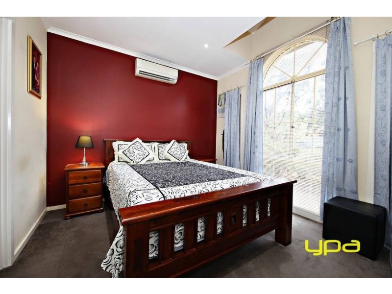 11 Durack Circuit, Taylors Hill VIC 3037