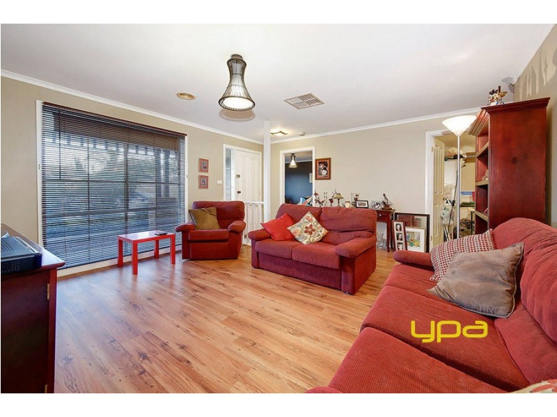 8 Kolivas Court, Hillside VIC 3037