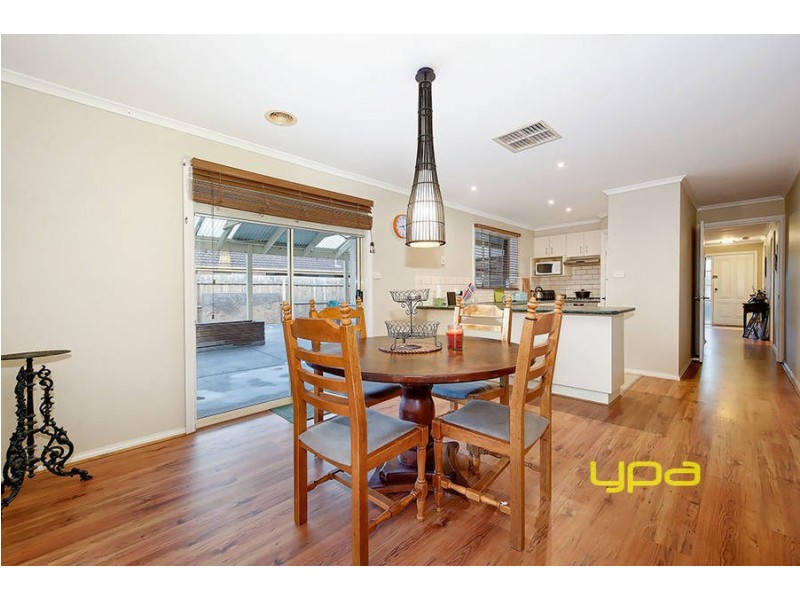 8 Kolivas Court, Hillside VIC 3037