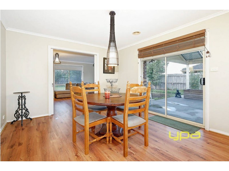 8 Kolivas Court, Hillside VIC 3037