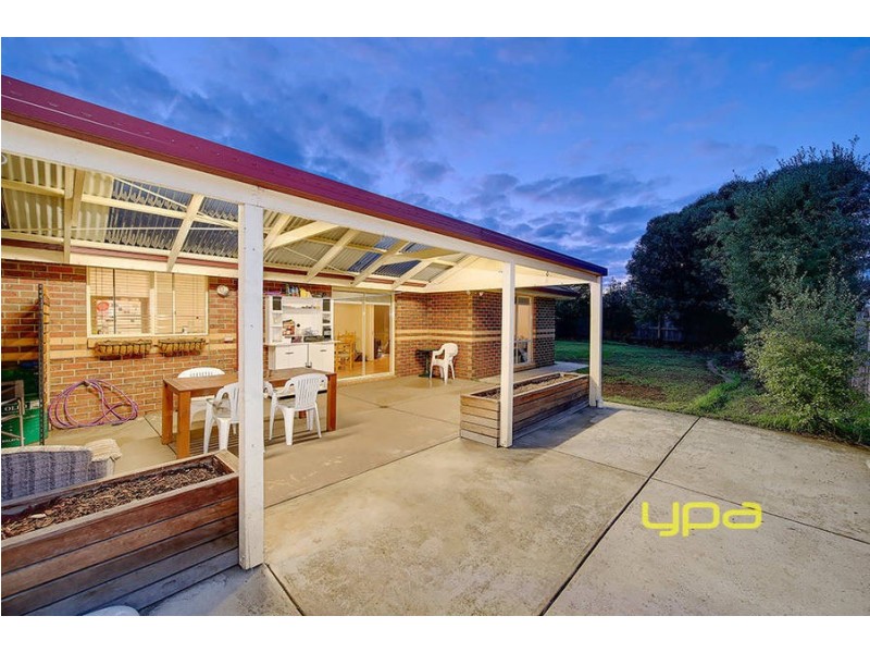 8 Kolivas Court, Hillside VIC 3037