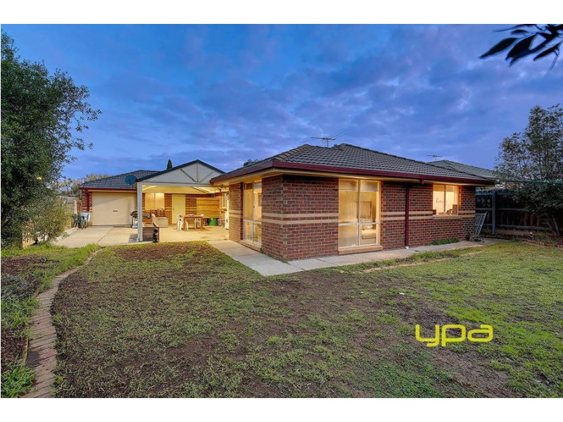 8 Kolivas Court, Hillside VIC 3037