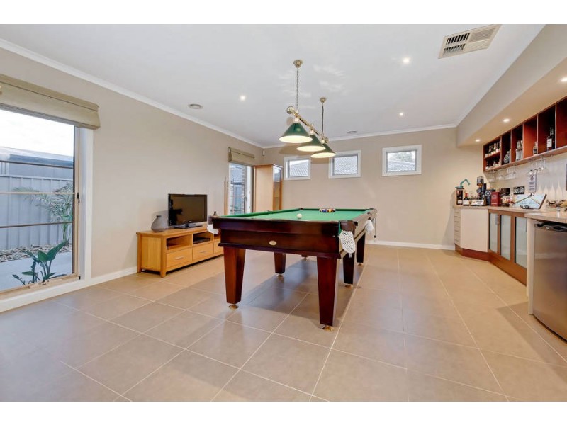 11 Montpellier Drive, Hillside VIC 3037