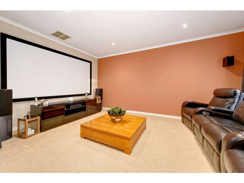 11 Montpellier Drive, Hillside VIC 3037