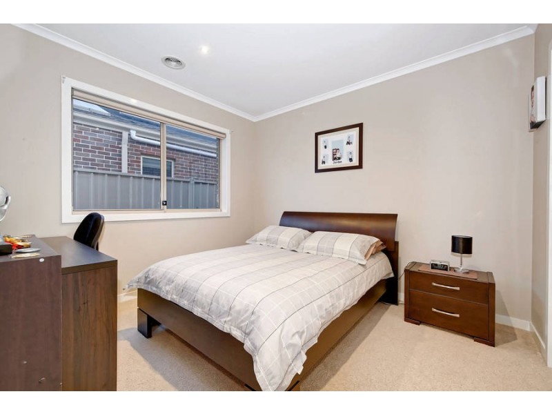 11 Montpellier Drive, Hillside VIC 3037