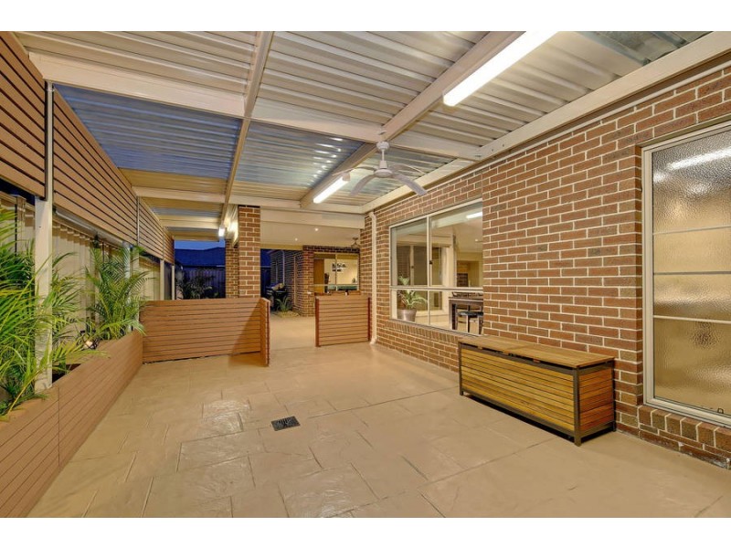 11 Montpellier Drive, Hillside VIC 3037