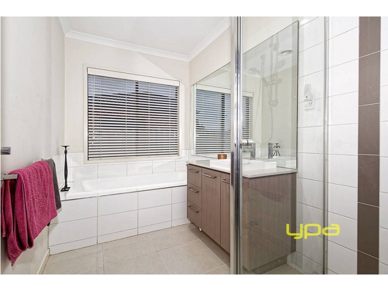 79 Jacaranda Drive, Taylors Hill VIC 3037