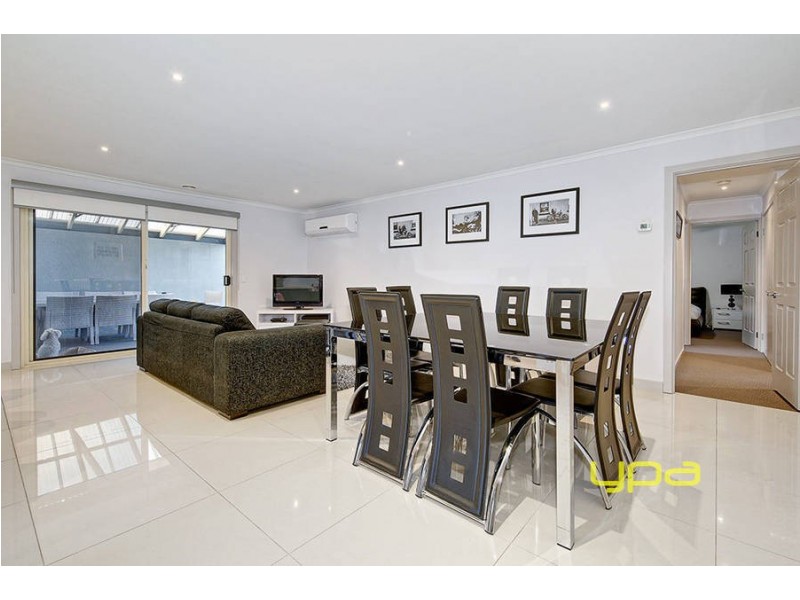 25 Santolin Drive, Hillside VIC 3037