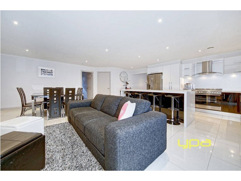 25 Santolin Drive, Hillside VIC 3037