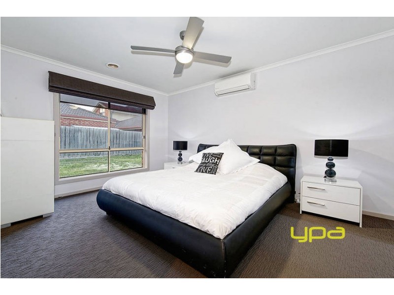 25 Santolin Drive, Hillside VIC 3037