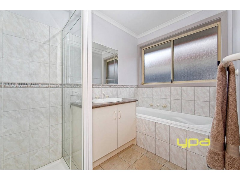 25 Santolin Drive, Hillside VIC 3037