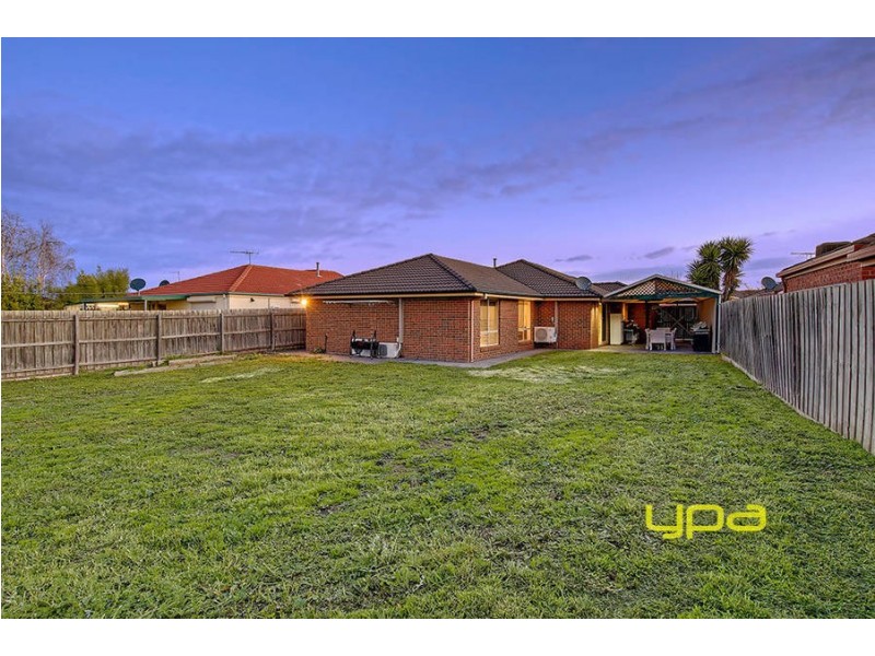 25 Santolin Drive, Hillside VIC 3037