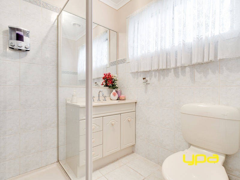 30 Bungarim Wynd, Sydenham VIC 3037