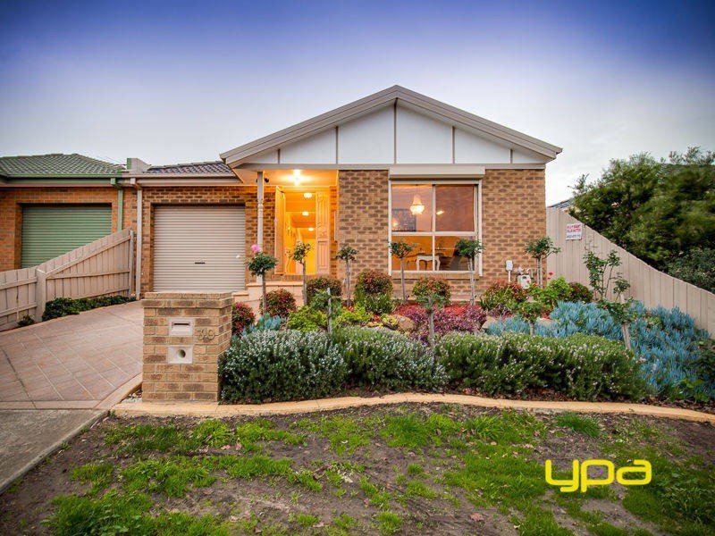 30 Bungarim Wynd, Sydenham VIC 3037