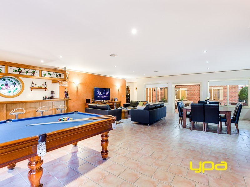 2 Robinia Close, Hillside VIC 3037