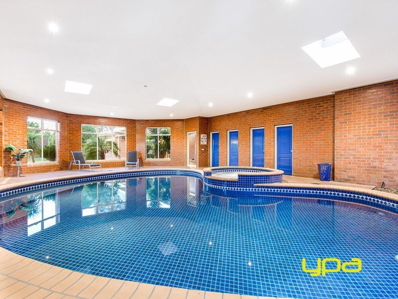 2 Robinia Close, Hillside VIC 3037