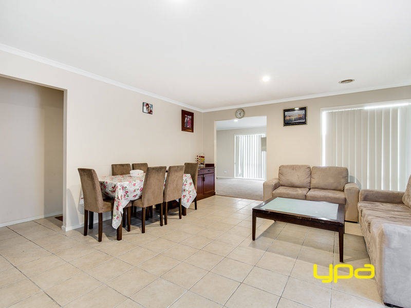 37 Jindabyne Avenue, Taylors Hill VIC 3037