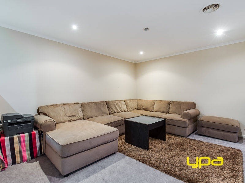 37 Jindabyne Avenue, Taylors Hill VIC 3037