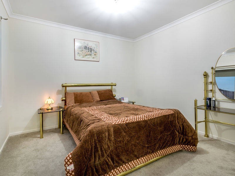 8 Kingston Drive, Taylors Hill VIC 3037