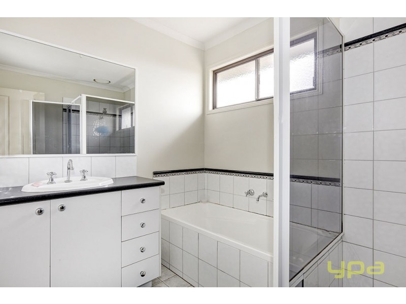 31 Kenswick Drive, Hillside VIC 3037