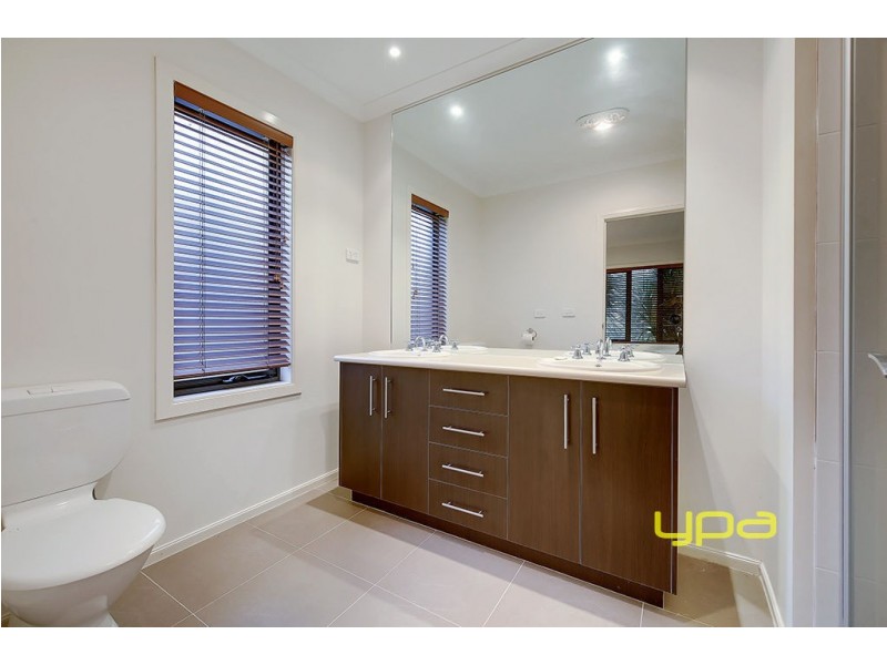 36 Domain Drive, Hillside VIC 3037