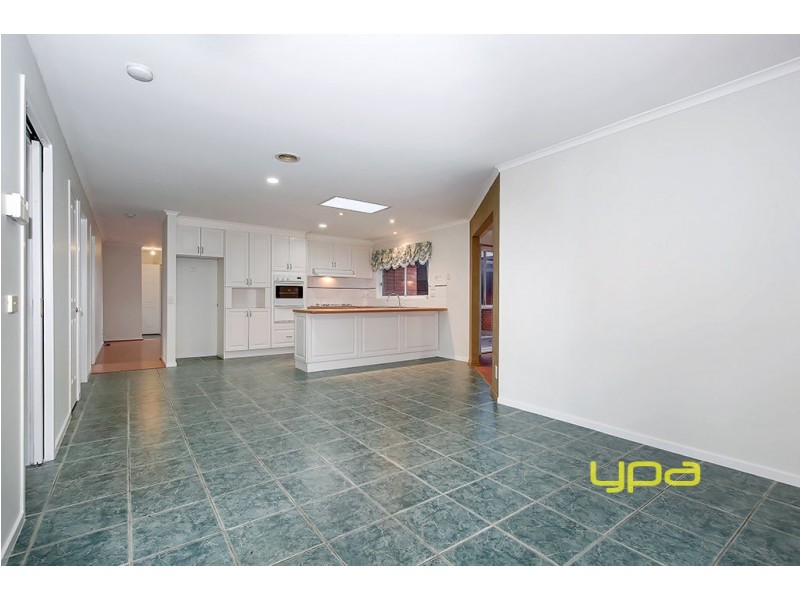 8 Penshurst Court, Hillside VIC 3037