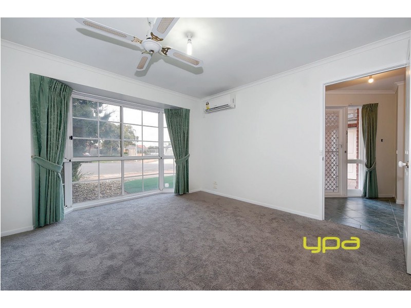 8 Penshurst Court, Hillside VIC 3037