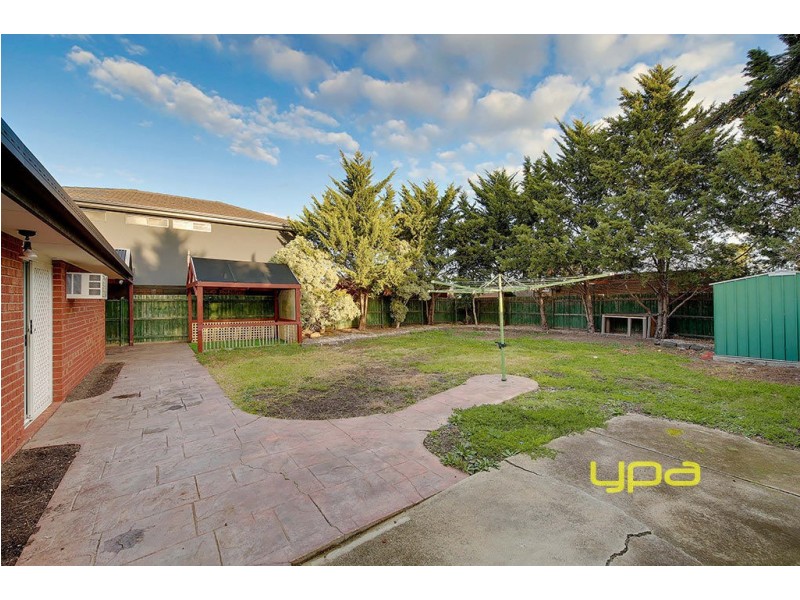 8 Penshurst Court, Hillside VIC 3037