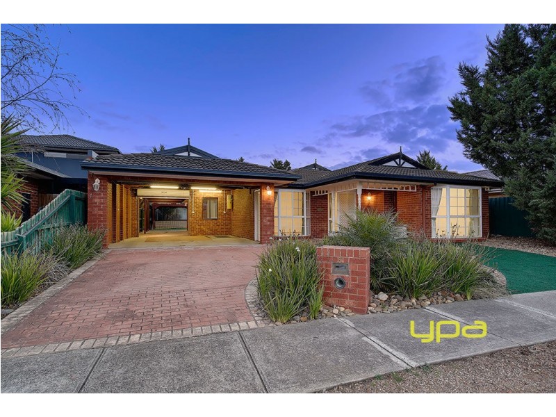 8 Penshurst Court, Hillside VIC 3037