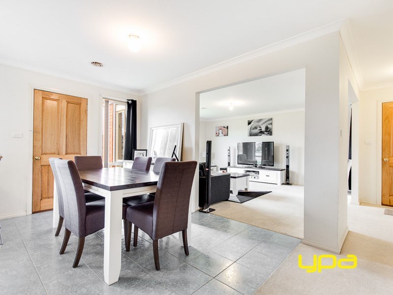 1/27 Yeats Drive, Delahey VIC 3037