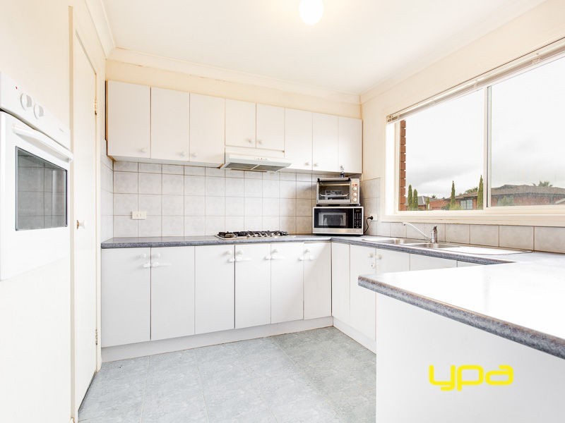 1/27 Yeats Drive, Delahey VIC 3037