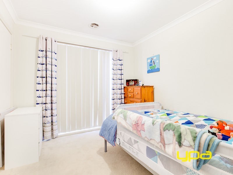 1/27 Yeats Drive, Delahey VIC 3037
