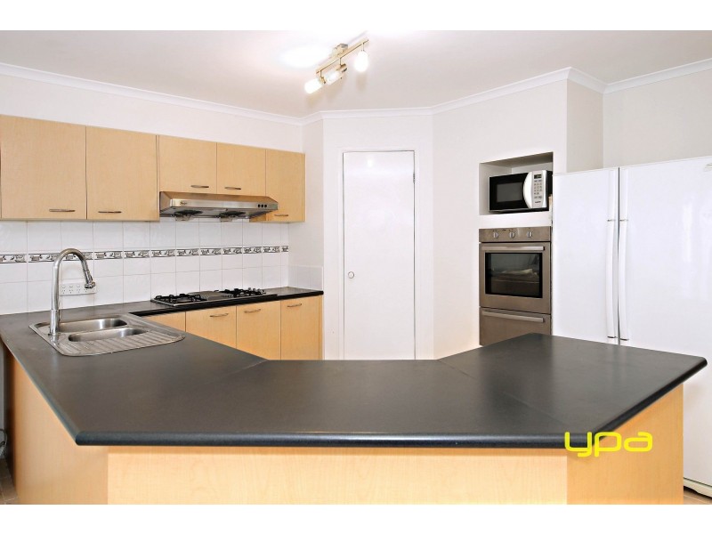 34 Pilgrim Drive, Hillside VIC 3037