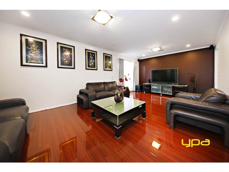 34 Pilgrim Drive, Hillside VIC 3037