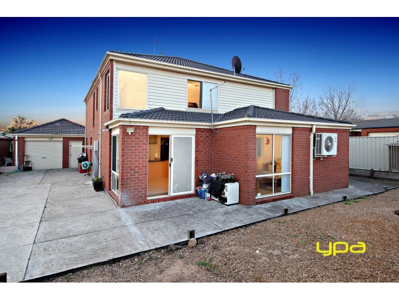 34 Pilgrim Drive, Hillside VIC 3037