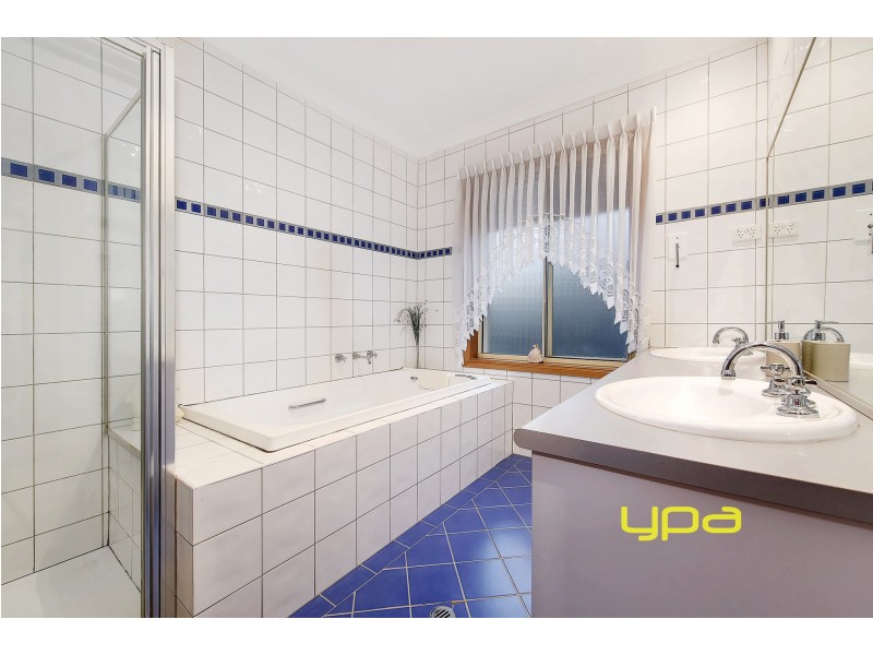 13 Ondella Way, Sydenham VIC 3037