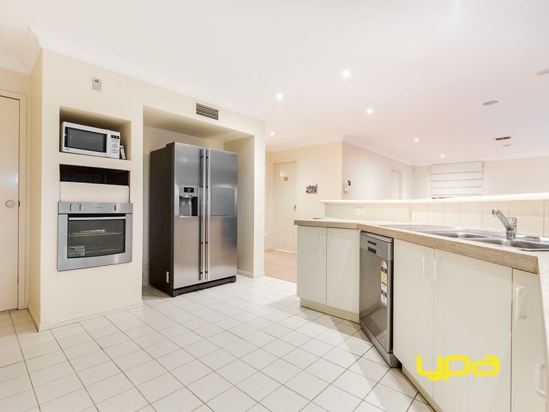 9 John Paul Drive, Hillside VIC 3037