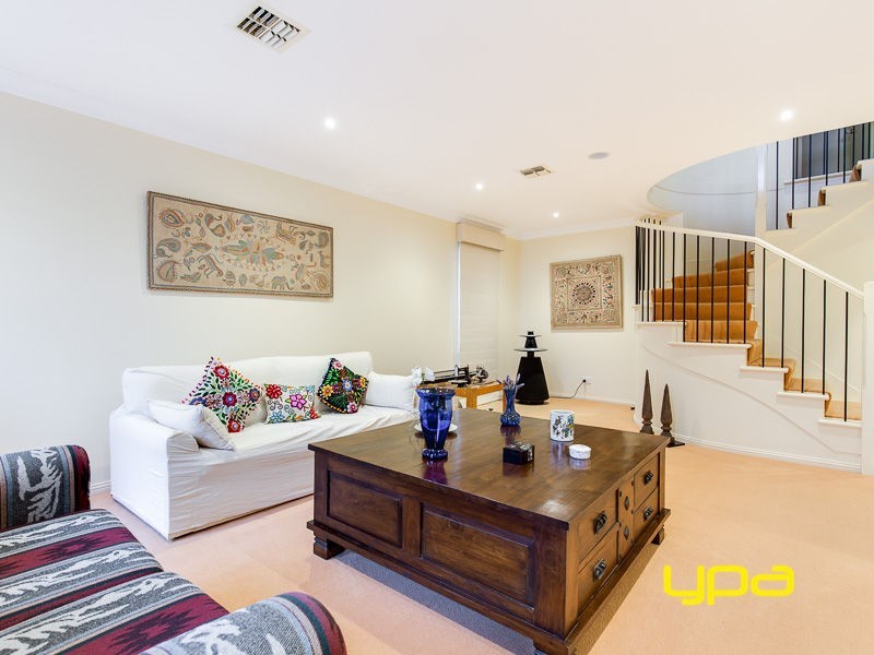 9 John Paul Drive, Hillside VIC 3037