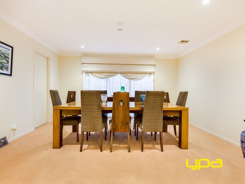 9 John Paul Drive, Hillside VIC 3037