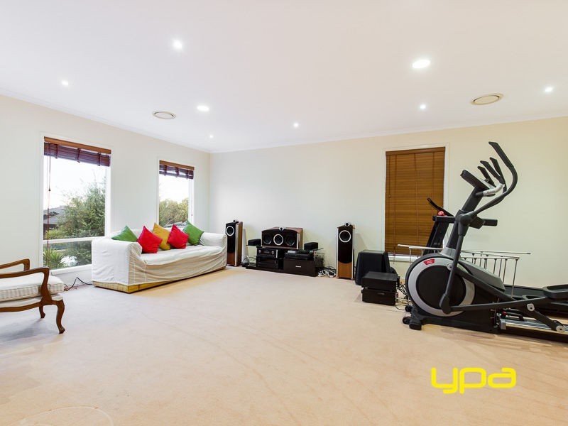 9 John Paul Drive, Hillside VIC 3037